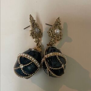 Source Unknown Gold and Black Ornate Earrings